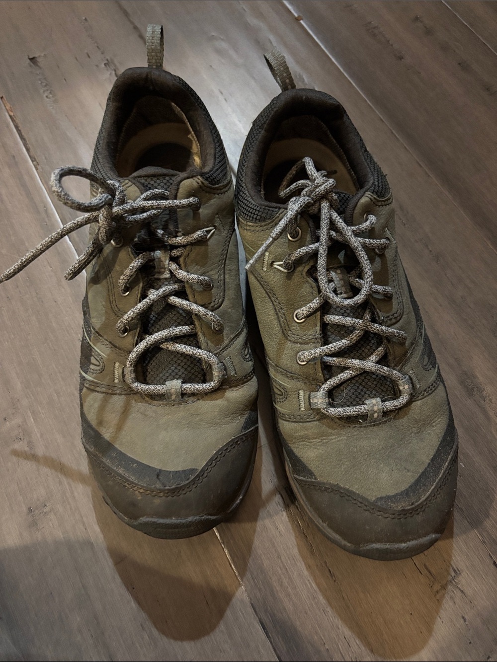 Keen Women’s Lace-Up Trail Sneakers. Size 8.5
